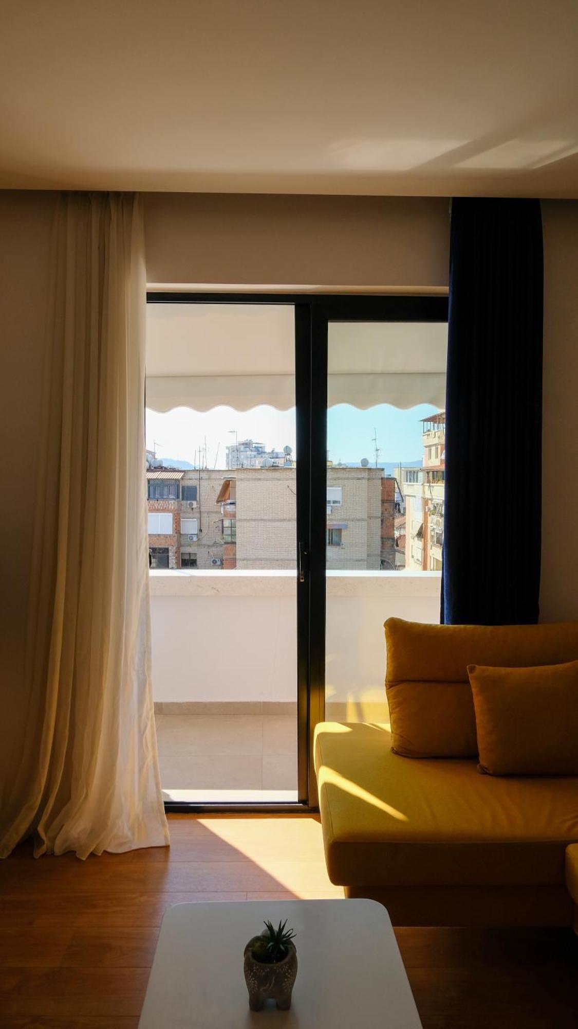 2E Center Apartment Tiranë Ngoại thất bức ảnh