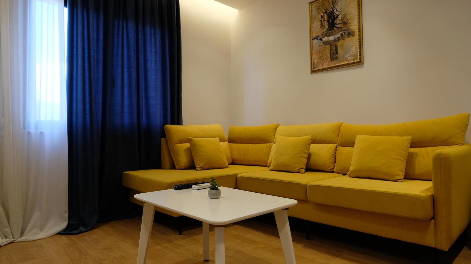 2E Center Apartment Tiranë Ngoại thất bức ảnh