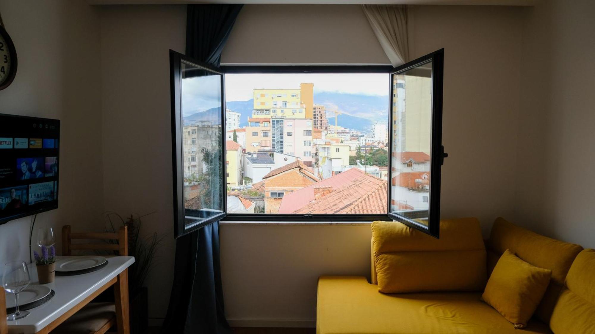 2E Center Apartment Tiranë Ngoại thất bức ảnh