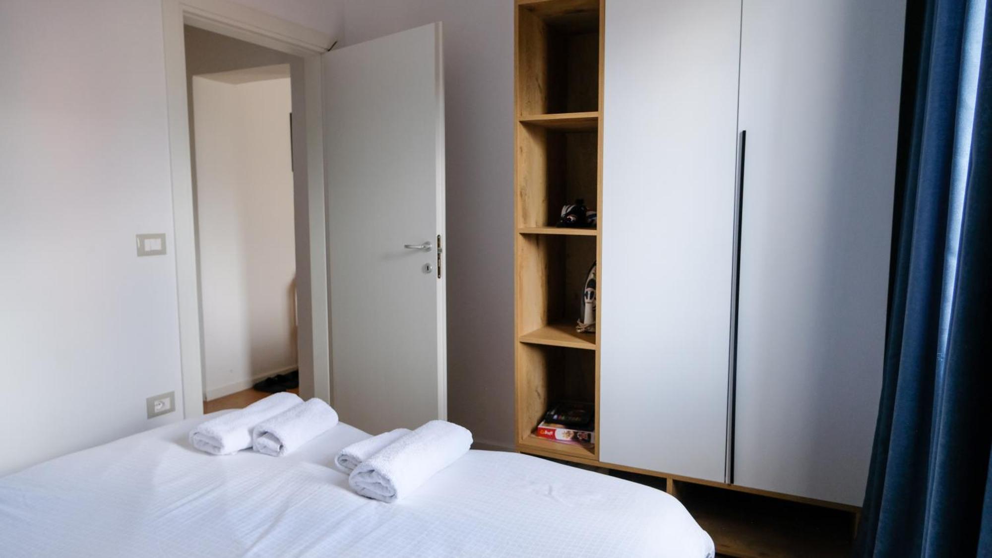2E Center Apartment Tiranë Ngoại thất bức ảnh