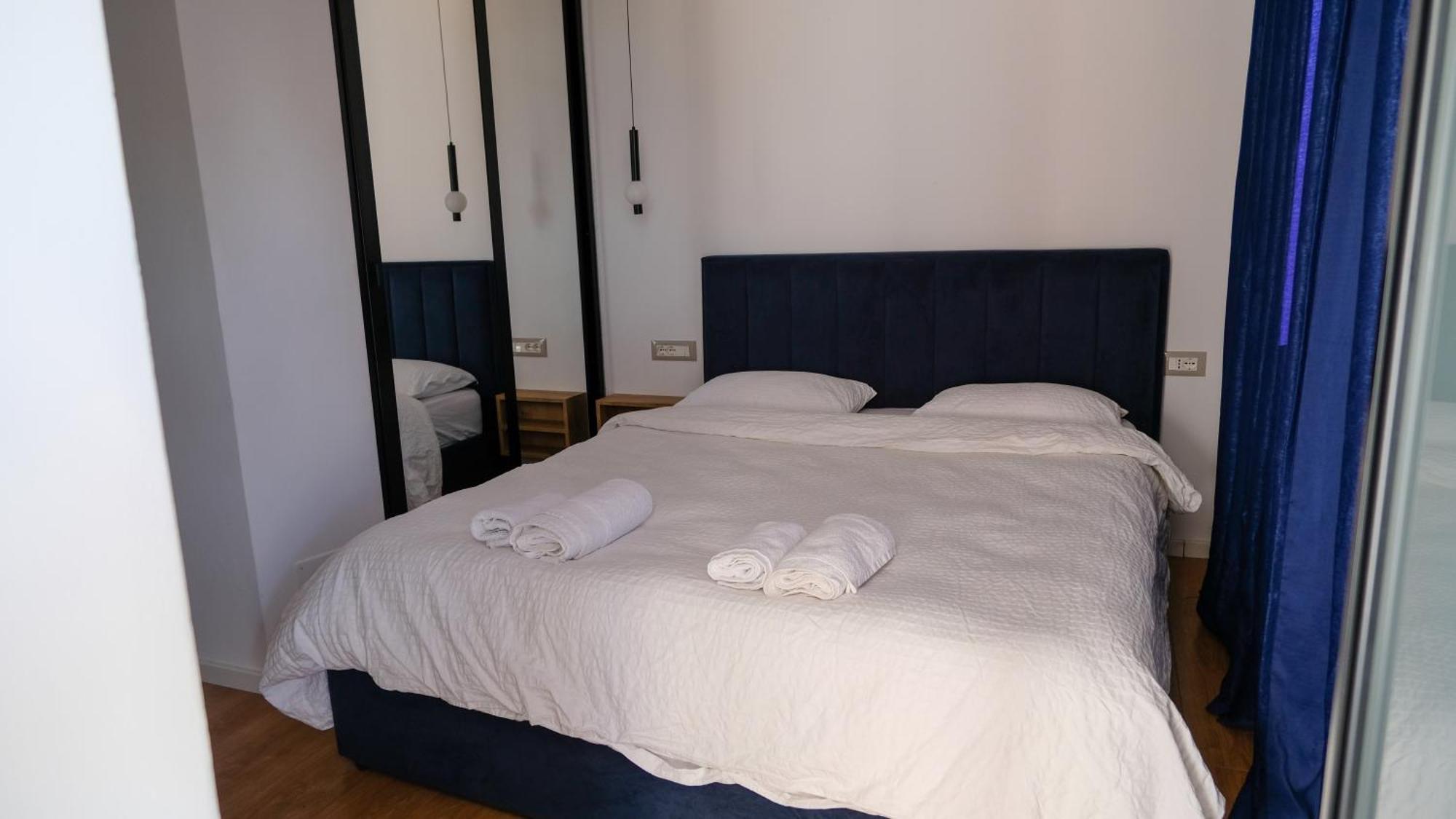 2E Center Apartment Tiranë Ngoại thất bức ảnh